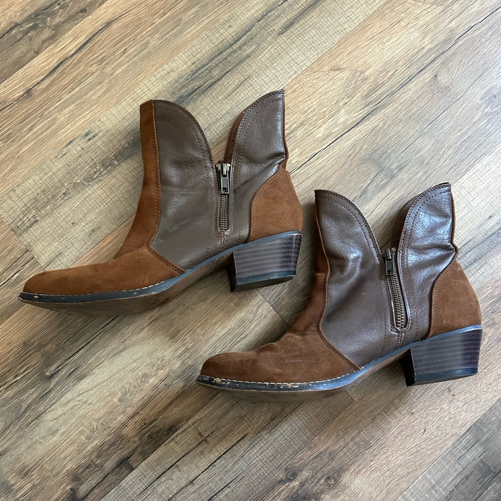 American Eagle Outfitters Brown Leather Ankle Booties